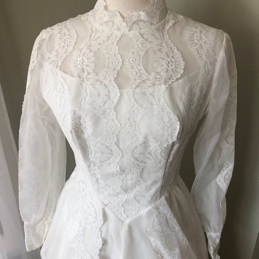 Vintage wedding dress immaculate condition size 6 - Picture 7 of 12